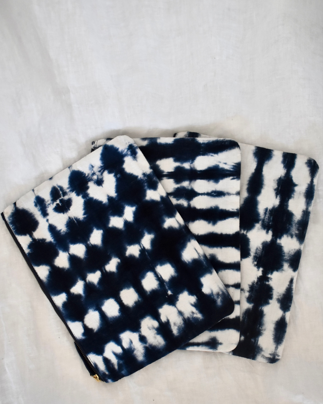 Tie-Dye Clutch Blue + White