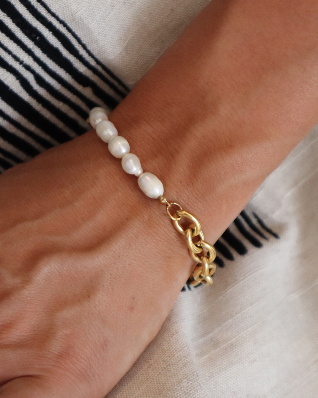 Guadeloupe Pearl & Chain Bracelet